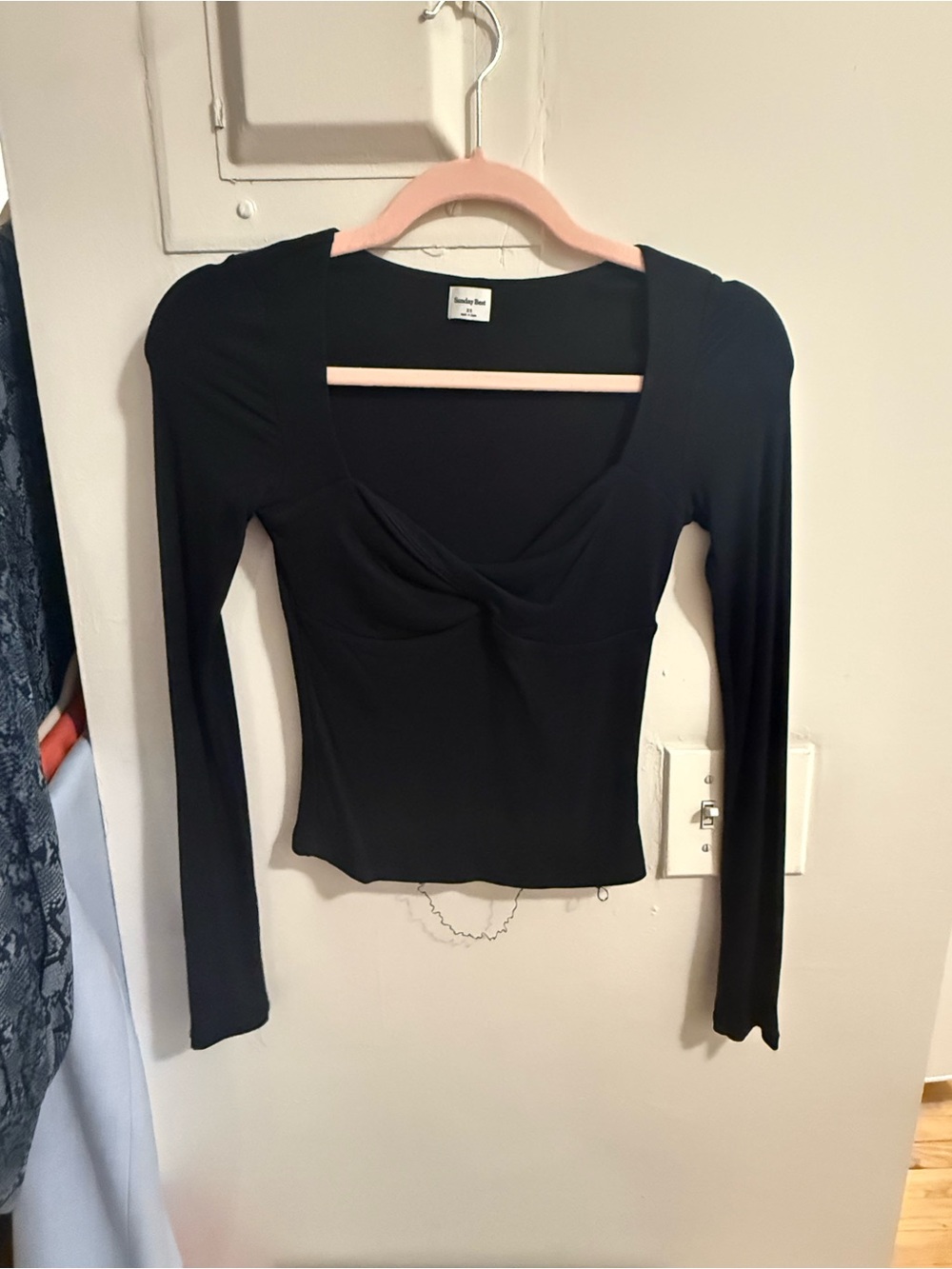 Sunday Best Black Long-Sleeve Twist Front Top
